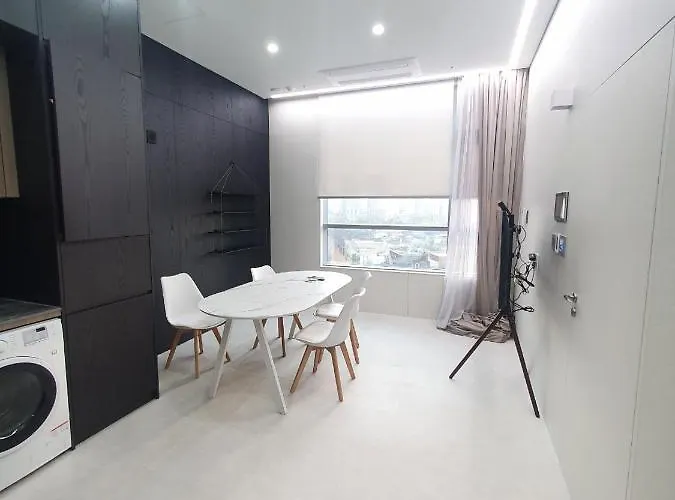 Cheongdam Stn 30s Luxury 1bdr+1living ソウル特別市