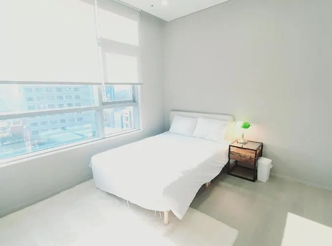 Cheongdam Stn 30s Luxury 1bdr+1living *