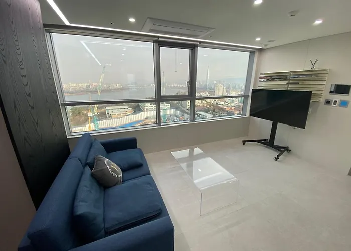 Cheongdam Stn 30s Luxury 1bdr+1living * ソウル特別市