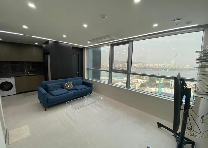 アパート Cheongdam Stn 30s Luxury 1bdr+1living *