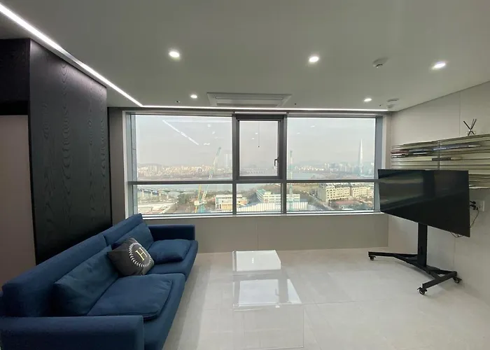 アパート Cheongdam Stn 30s Luxury 1bdr+1living *