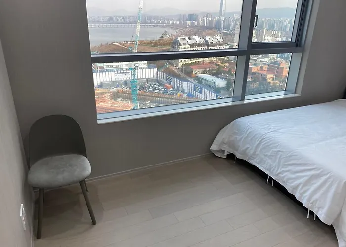 Cheongdam Stn 30s Luxury 1bdr+1living